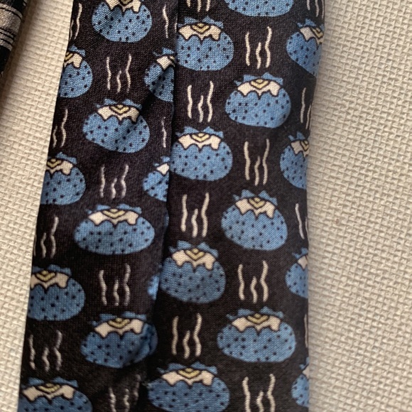 Silk Vicky Davis Couch Potato Tie - Picture 3 of 5